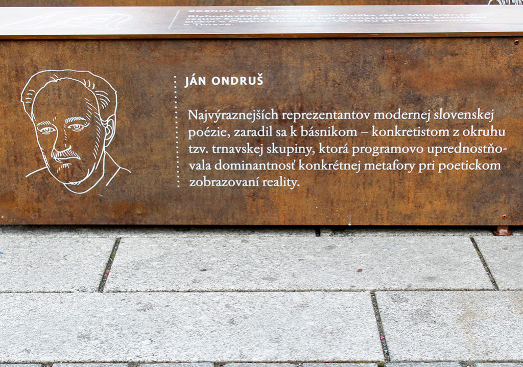 Lavička s portrétom vynikajúceho básnika Jána Ondruša
