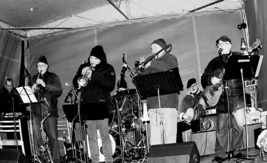 Seredský Dixieland Band na vianočných trhoch 2018 v Seredi
